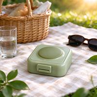Boîte à pilules de voyage carrée à 4 compartiments, organiseur de médicaments avec brosse de nettoyage en silicone intégrée, étui de poche portable pour vitamines