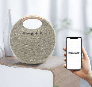 Altavoz Bluetooth inalámbrico con impresión de madera, tela portátil, nuevo estilo, a la moda - Product Image 4