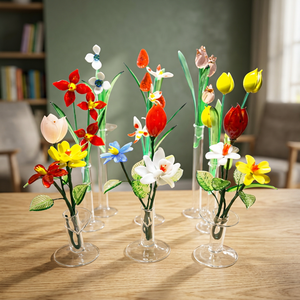Petite fleur de tulipe en verre soufflé artisanal avec longue tige - Sculpture artistique durable - Product Image 3