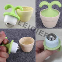 Rouleau de glace pour le visage en forme de mini-plante en pot à main avec logo personnalisé pour la relaxation du visage et du cou et la décoration de bureau