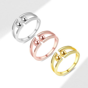 Anillos giratorios minimalistas antiestrés con cuentas, ajustables, de cobre chapado en oro, antideslustre, joyería de moda para la ansiedad. - Product Image 1