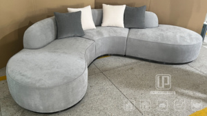 Muebles de Sala de Estar de Diseño de Alta Calidad, Sofá Curvo de Lujo Personalizado en Terciopelo Gris Claro - Product Image 5