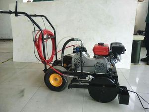 Fornitura Specializzata di Macchine per la Marcatura di Piste e Macchine per la Marcatura di Campi Sportivi in Plastica Utilizzate per la Segnaletica Stradale - Product Image 4