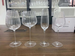 Copas de Vino Transparentes al por Mayor, Estilo Moderno, Personalizadas, con Rayas, para Bodas - Product Image 2
