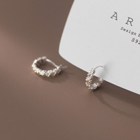 Sterling Silber Gänseblümchen-Blüten-Creolen S925 Gravierte Blüten-Creolen für Damen