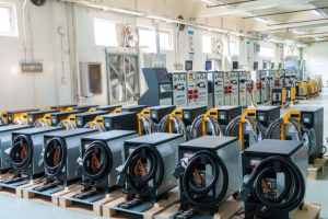 AiPower LiFePO4-Ladegerät in Industrie qualität 36V 250A Hochleistungs-Gabelstapler-Ladegerät - Product Image 2