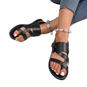 Sandales plates d'été pour femmes, design à anneau d'orteil, lanières croisées, boucle de cheville réglable, chaussures de plage quotidiennes - Product Image 4