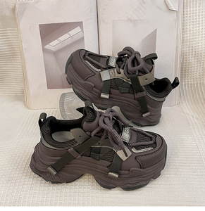 Nouvelles Chaussures Décontractées et Sportives pour Femmes Printemps 2026 à Semelle Épaisse Rehaussante, Tendance Polyvalente en Cuir Véritable - Product Image 1