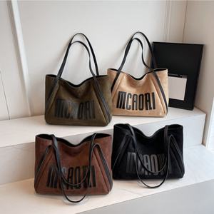 Sac fourre-tout grande capacité pour femme, nouvelle collection automne-hiver, sac à main vintage en peau de mouton, sac à bandoulière en cuir sablé avec fermeture éclair - Product Image 5