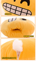 Oreiller doux en peluche pour le visage et le sourire