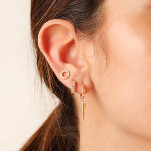 Pendientes de <span class=keywords><strong>aro</strong></span> con punta de cobre chapados en oro piramidal para mujer, puntos vanguardistas para salidas a discoteca - Product Image 4