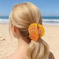 Pince à cheveux personnalisée en forme de plaque d'immatriculation Hawaïenne, ornée de fleurs et de coquillages locaux, idéale pour un usage quotidien ou pour les occasions festives