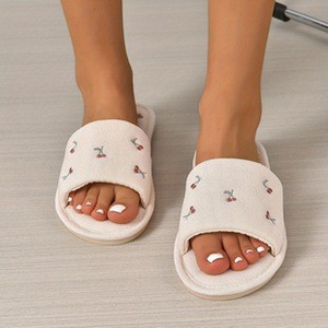 Pantoufles personnalisées en gros, pantoufles douces et moelleuses, pantoufles d'hiver chaudes pour femmes - Product Image 2