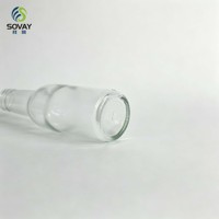 Bouteille en verre compacte réutilisable de 150 ml avec col vissé, idéale pour les jus faits maison, les sodas, les échantillons de boissons et l'affichage en magasin.