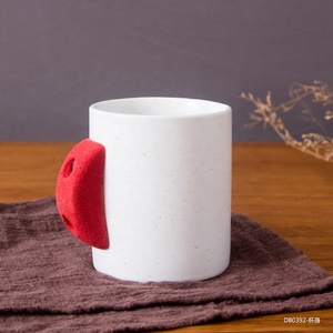 Wholesale Creative Gift 11OZ Ceramic Mat White Resin Handle Cup Special <strong>Climbing</strong> Holder <strong>Mug</strong> for Sports - Product Image 2