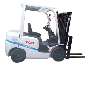 Solid Tire Three Stage Mast 2 Fork Length TCM 3Ton <b>Used</b> Diesel Engine Internal Combustion 2023 Model Forklift - Product Image 1