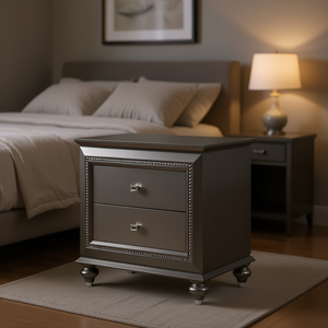 Comodino Kaitlyn con Finitura Grigio Metallizzato, 2 Cassetti, Arredamento Tradizionale per Camera da Letto - Product Image 2