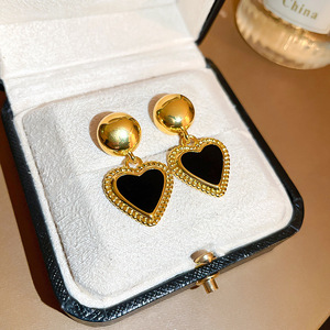Orecchini a Cuore in Stile Francese, Gioielli Vintage Chic in Metallo Nero per Donna, Uso Quotidiano, Outfit da Festa, Regalo - Product Image 2