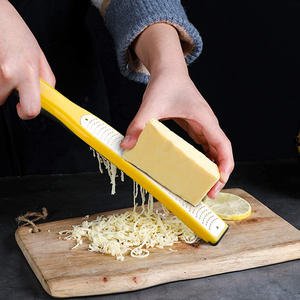 Rallador de Queso de Acero Inoxidable de Alta Resistencia para Parmesano, Chocolate y Limón - Product Image 4