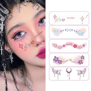 임시 반짝이 페이셜 데칼 무독성 피부 친화적 인 제거 코스프레 이벤트 및 사진 촬영을위한 오래 지속되는 샤인 - Product Image 1