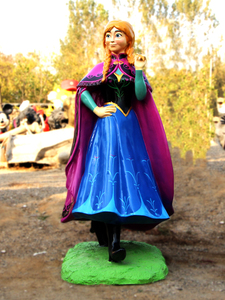 Animazione del fumetto scultura congelata materiale FRP personalizzato <span class=keywords><strong>Anna</strong></span> Aisha ornamenti scultura all'aperto personalizzati - Product Image 4