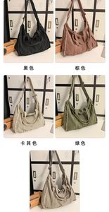 Sac bandoulière personnalisé en toile vintage à la mode avec logo sur mesure, grande capacité, effet effiloché, pour l'école et les loisirs - Product Image 2