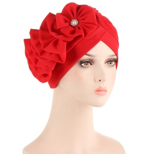 Turban plissé fleuri pour femme, <span class=keywords><strong>bonnet</strong></span> chimio extensible, pour perte de cheveux, patients atteints de cancer, prière musulmane, chapeau de sommeil doux à motif floral - Product Image 1