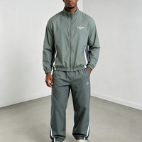 Ensemble Sur Mesure: Veste et Pantalon de Survêtement en Nylon Réfléchissant, Imperméable et Coupe-Vent, Fermeture Éclair, Uni, Coupe Oversize