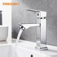 Robinet de lavabo de salle de bain à trou unique en chrome, corps carré en zinc, poignée unique, design moderne, robinet de lavabo à eau chaude/froide, céramique d'usine