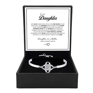 Bracciale Vintage da Donna con Zirconi a Forma di Quadrifoglio, Stile Europeo e Americano, Moda Semplice, Ideale per <span class=keywords><strong>Sorelle</strong></span> - Product Image 1