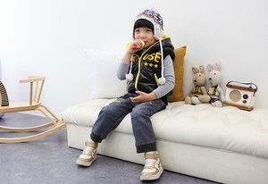 Venta al por Mayor en Línea de Ropa Infantil, Chalecos Abrigados sin Mangas de Moda Invernal para Niños, de un Proveedor Chino - Product Image 3