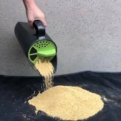 Dispensador de semillas de césped de mano para un producto esparcidor de fertilizante de cobertura uniforme - Product Image 4