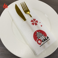 Serviette blanche Airlaid avec logo personnalisé avec poche à couverts Serviettes de table absorbantes fortes pour restaurant