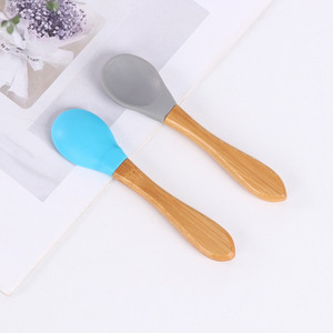 Cuchara de silicona para alimentación de bebés, mango de bambú, sin BPA, pequeña, con forma de calabaza, para bebés de 0 a 12 meses, utensilios para platos - Product Image 2