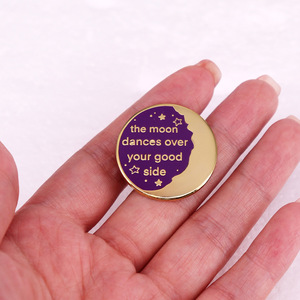 Pin de solapa metálico con diseño de álbum de música estilo <span class=keywords><strong>Harry</strong></span> Styles, accesorio para mochila, medallón exquisito. - Product Image 3