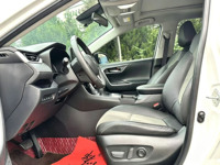 Лучшая цена на Toyota RAV4 2022 года (бензиновая модель), б/у, использовалась ООН и НГОС, экспортный автомобиль с параллельной экспортной лицензией