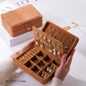 Boîte à bijoux portable de voyage en suède avec logo personnalisé, organisateur de rangement, support pour boucles d'oreilles, présentoir à bijoux - Product Image 1