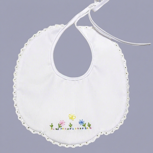 Joli bavoir décoré avec des lacets de coton et une broderie florale à la main et des nœuds français-Fabriqué par Hung Le Garment Vietnam - Product Image 1