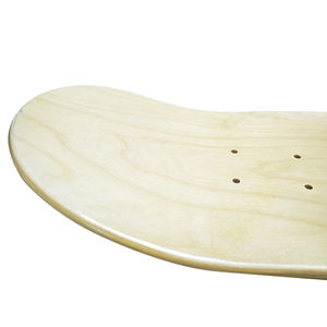 Tabla de Skateboard de Madera Natural para Paseos y Trucos Emocionantes - Product Image 2