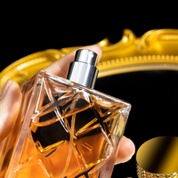 Bouteilles de parfum en verre carrées vides de luxe haut de gamme de capacité de 70ml avec pulvérisateur à pompe pour diffuseur-Factory Direct
