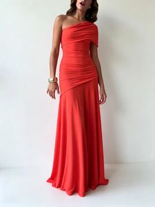 Vestido largo de verano para mujer, elegante y sexy, con un solo hombro descubierto, cuello oblicuo, sin tirantes y manga media. - Product Image 5