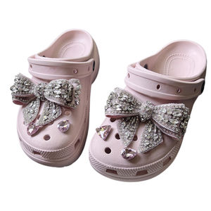 Sabots Mary Jane pour femmes, tendance, en maille papillon ornée de cristaux, pour l'été, antidérapants, souples, à plateforme plate, recyclables, rehaussants - Product Image 1