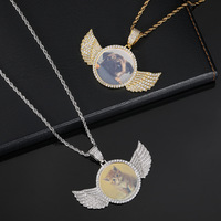 Pendentif photo tendance Hip-Hop Ailes d'ange souvenir, collier en bambou avec cadre photo créatif DIY en cuivre et zircone pour commémoration d'animaux de compagnie