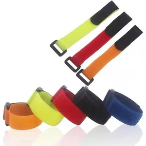 Auto-adhésif écologique <span class=keywords><strong>pour</strong></span> attaches de câble magiques Clip <span class=keywords><strong>pour</strong></span> <span class=keywords><strong>Velcro</strong></span> Strap Tape Wire Organizer Strip Pattern Fastener Adhesive Bags - Product Image 4