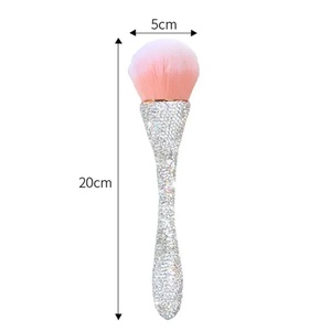 Cepillo de Uñas de Lujo con Mango Brillante, Plano y con Forma de Pelo, Herramientas Profesionales de Manicura con Función de Limpieza de Polvo - Product Image 2