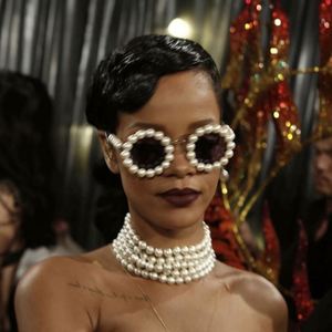 Wholesale 2020 New Fashion Luxury Vintage Small <b>Frame</b> Women <b>Sunglasses</b> Pearl <b>Round</b> <b>Sunglasses</b> - Product Image 4