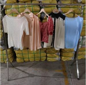 45kg Ropa de marca usada Camisetas de hombre en pacas Marcas al por mayor Ropa de segunda mano - Product Image 6