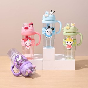 Yeni Sevimli Karikatür Desenli PC Plastik Pipetli ve Taşınabilir Saplı Çocuklar İçin Şirin Bebek Tasarımlı Sızdırmaz Buzlu Bardak - Product Image 5