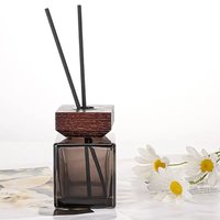 Bouteille d'huile essentielle d'aromathérapie en verre réutilisable diffuseur de roseau carré mat réutilisable pour la maison