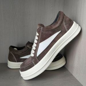 รองเท้าผ้าใบผู้ชาย Rick รุ่นดีไซเนอร์ทรงเตี้ย สีดำ แบบผูกเชือก หนังแท้ สไตล์ลำลอง พื้นเรียบ ลวดลายเรียบๆ พื้นหนา - Product Image 6